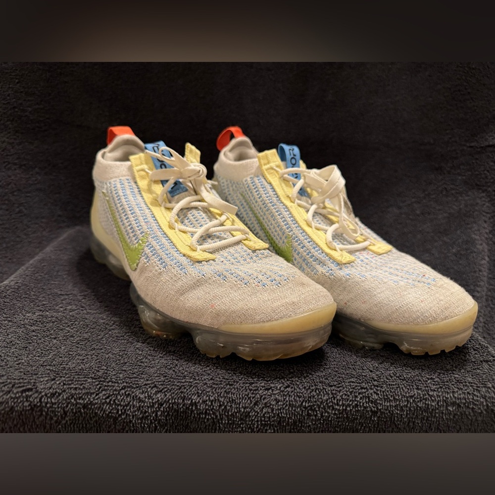 Size 9.5 - Nike Air VaporMax 2021 Flyknit Grey